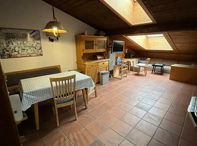 Dachgeschoss-apartment In Skilift-naehe * زيل أم سي